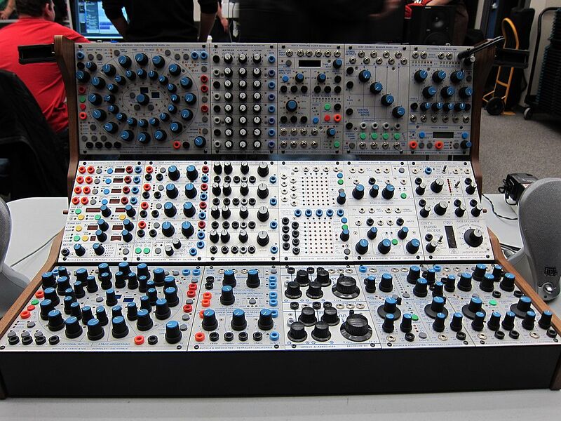 File:Buchla 200e, Pacific Northwest Synthfest 2011.jpg